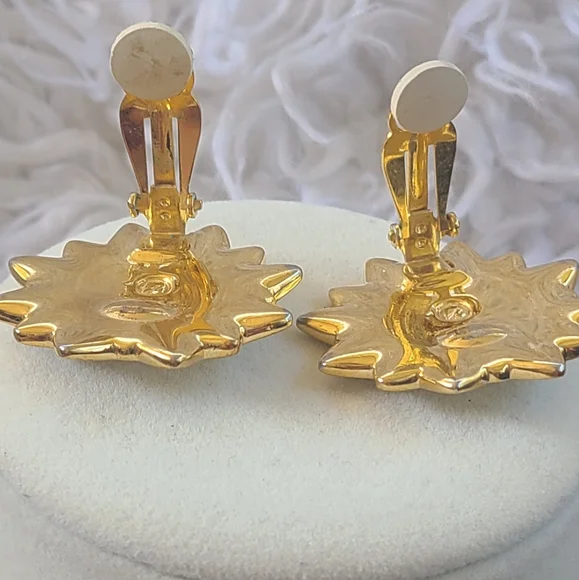 Gorgeous Swarovski Clip-on Faux Pearl and Crystal Earrings- Excellent Condition